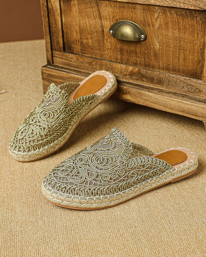 Maleney  Solid Flat Shoes