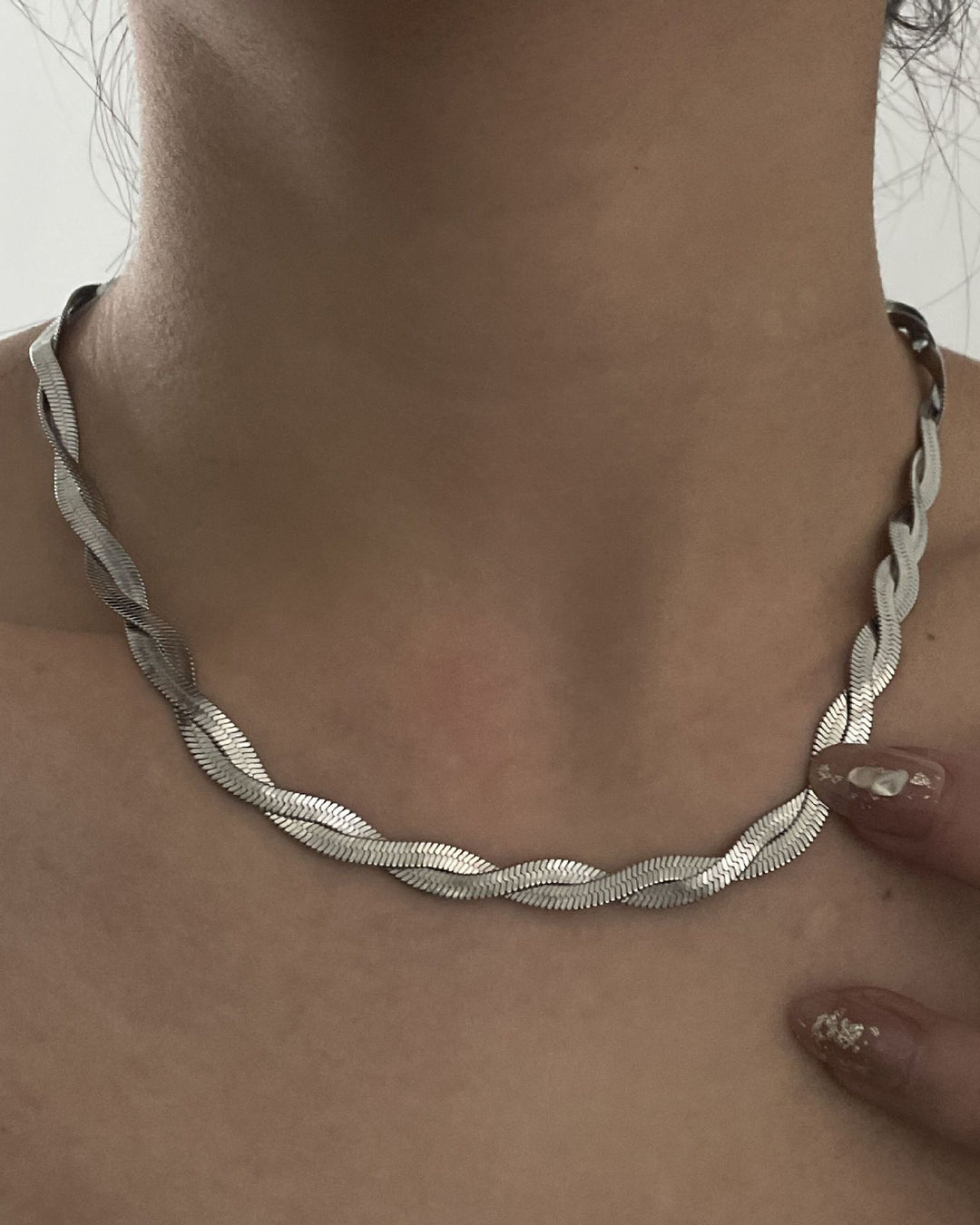 MALENEY SNAKE TWIST COLLARBONE NECKLACE