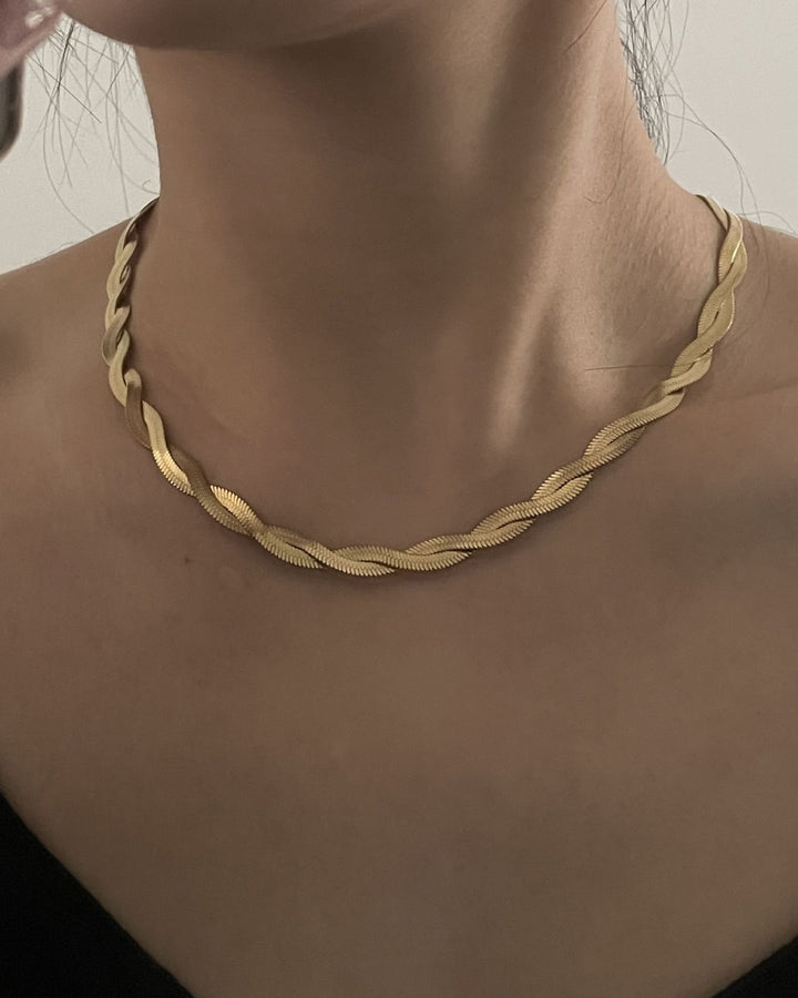 MALENEY SNAKE TWIST COLLARBONE NECKLACE