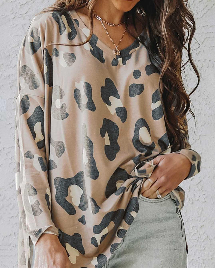 MALENEY V NECK LEOPARD TOP